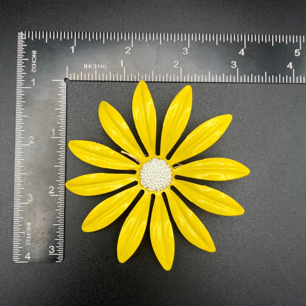 Vintage Enamel Flower Brooch Yellow White Daisy Floral Pin Large 3.25" - Picture 8 of 9
